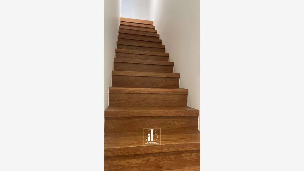 AV petit immeuble à 10 mns de Fontainebleau N7