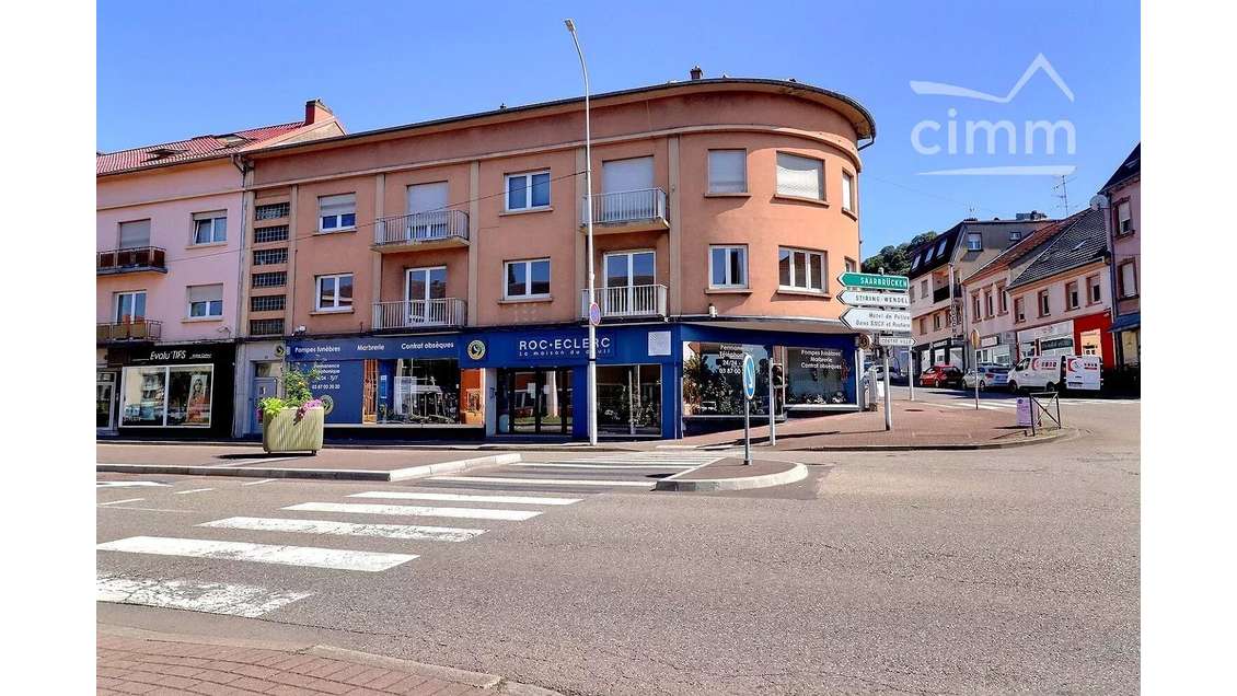 Vente immeuble local et 2 apparts 371m² à Forbach