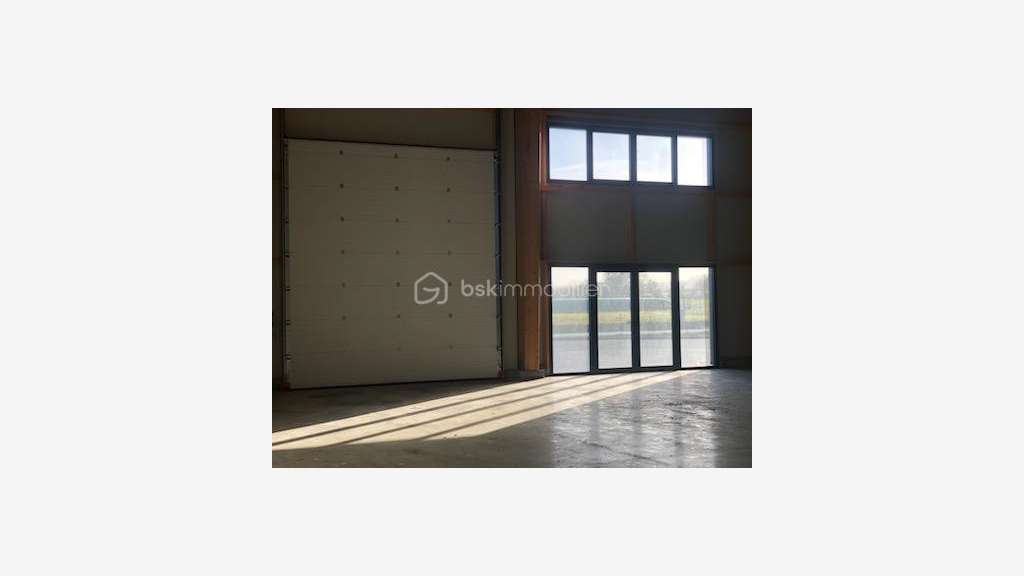 Bâtiment professionnel à vendre 272,77m² à Bayeux
