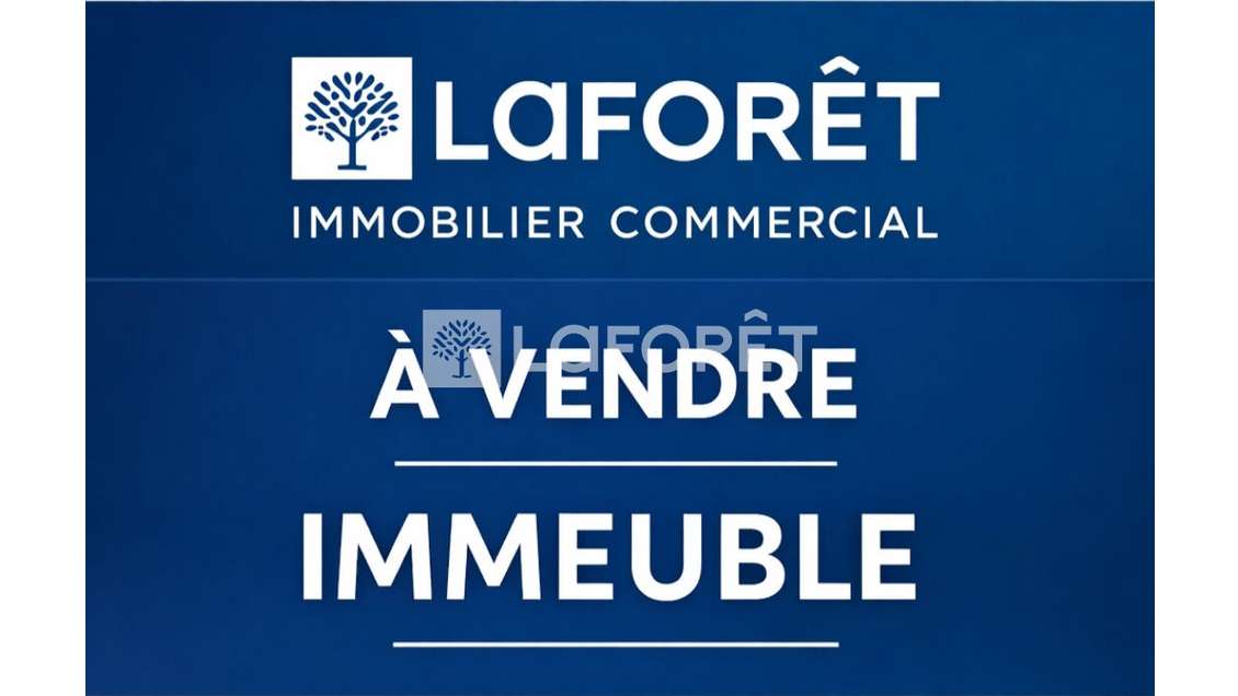 AV immeuble de 160m² local restaurant à Fourques