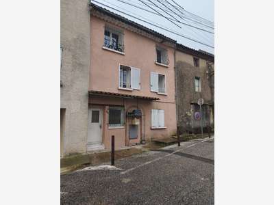 A vendre bel immeuble au coeur de Gonfaron 