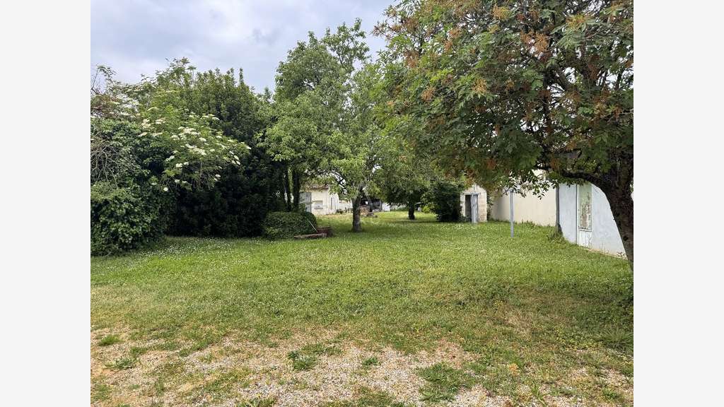 Ensemble immobilier station thermale de Jonzac