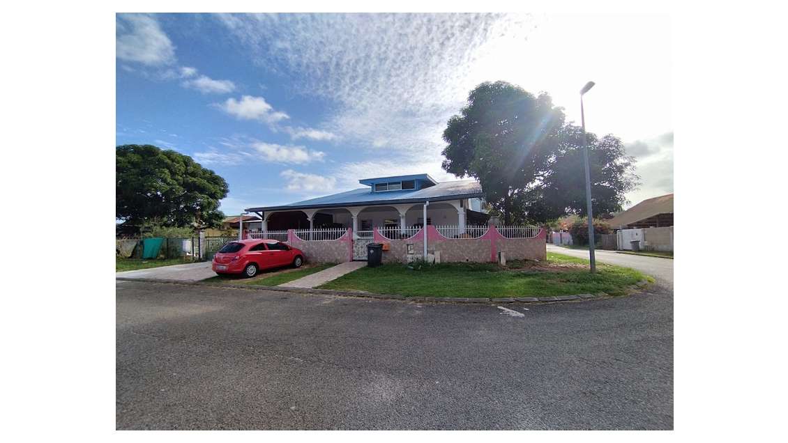 AV propriété à Kourou Zone commercial Pariacabo 