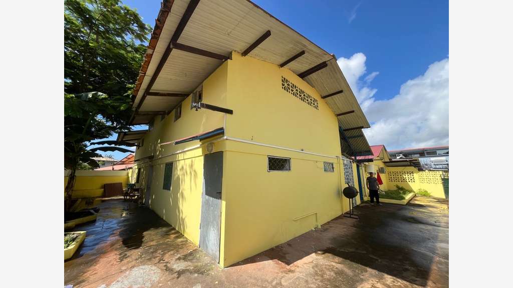 Immeuble de 288m² à vendre à Kourou centre (973)