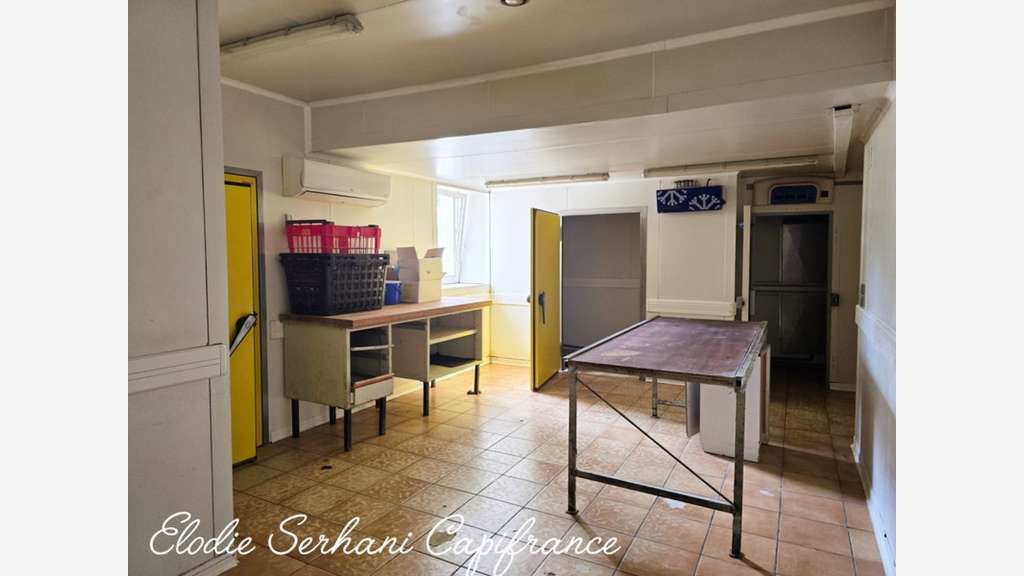 Immeuble de rapport 385m² à vendre à Colombier