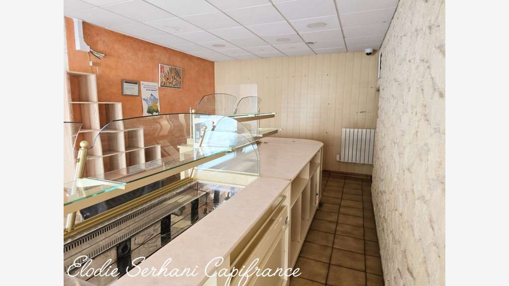 Immeuble de rapport 385m² à vendre à Colombier