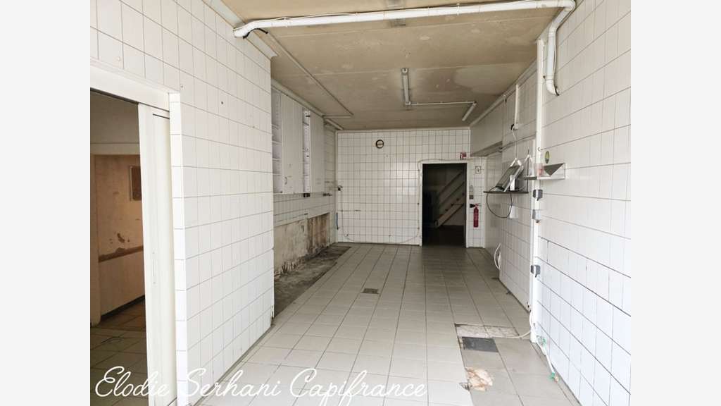 Immeuble de rapport 385m² à vendre à Colombier