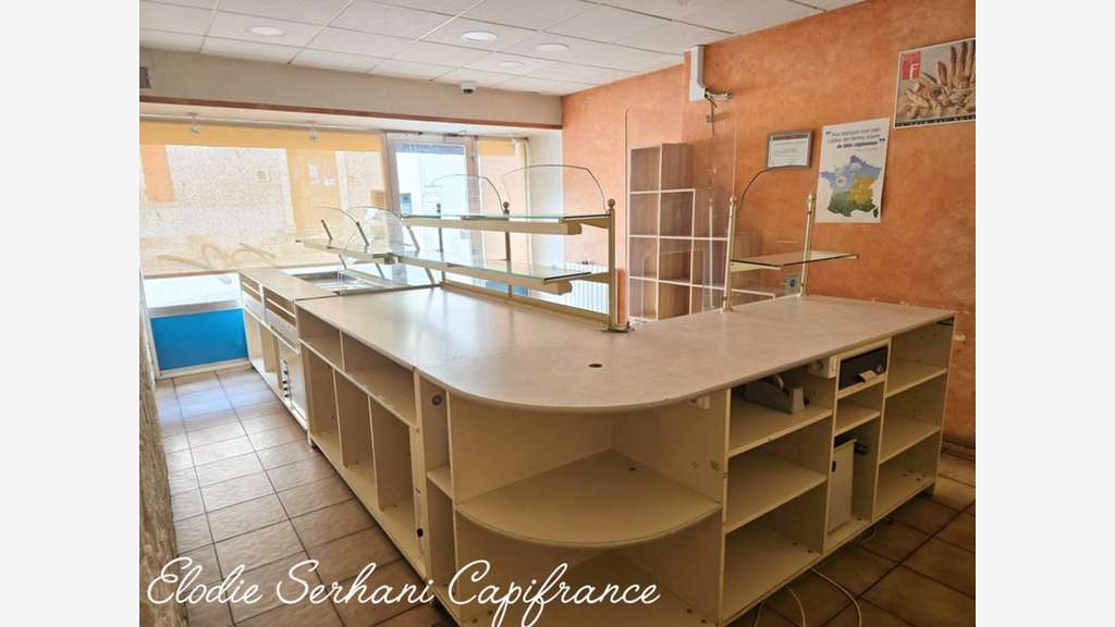 Immeuble de rapport 385m² à vendre à Colombier