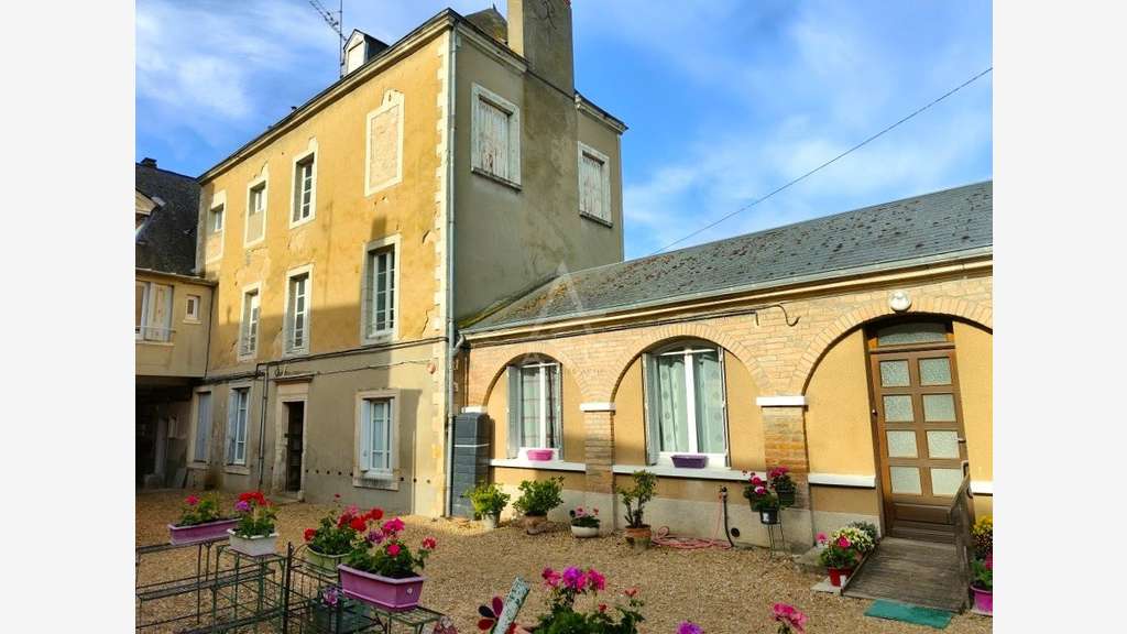 AV immeuble de rapport 321m² centre de la Flèche