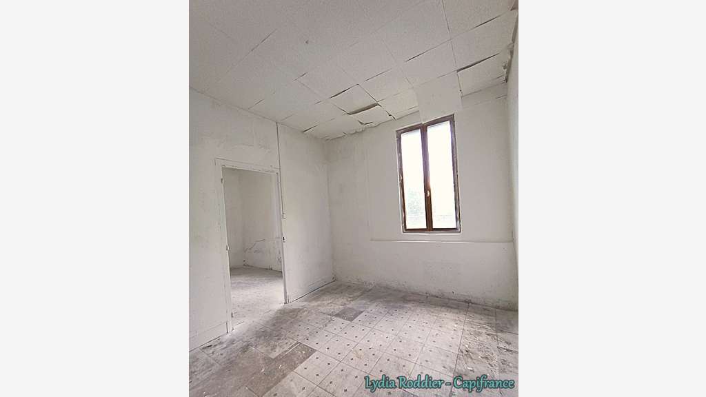 AV immeuble à rénover 243m² La Monnerie-le-Montel