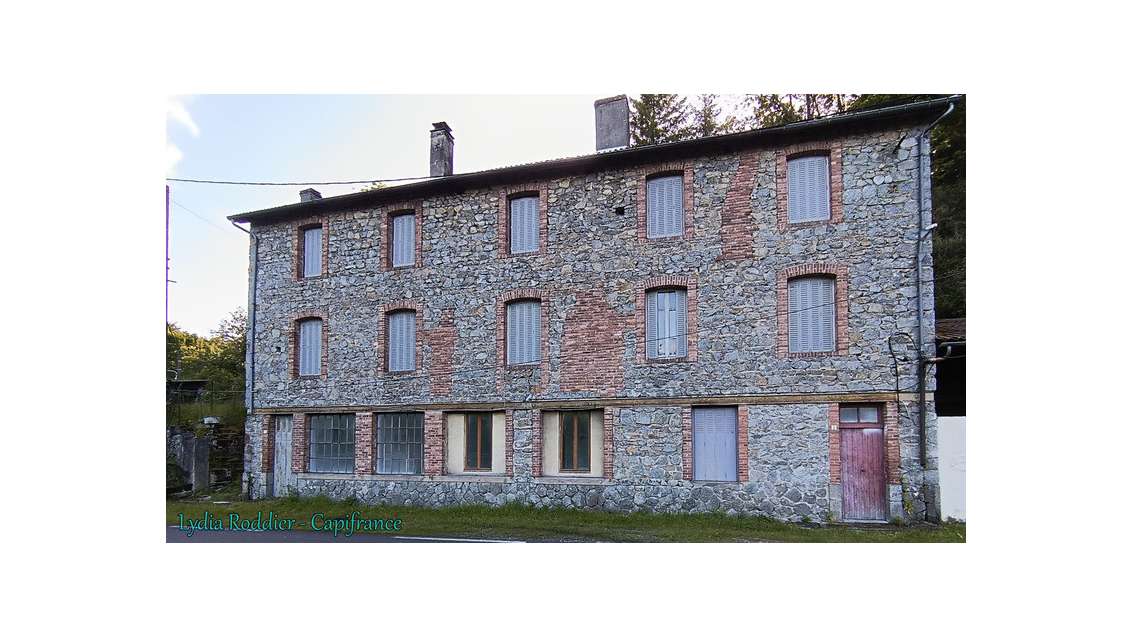 Bâtiment avec 4 appartements - secteur Thiers - 