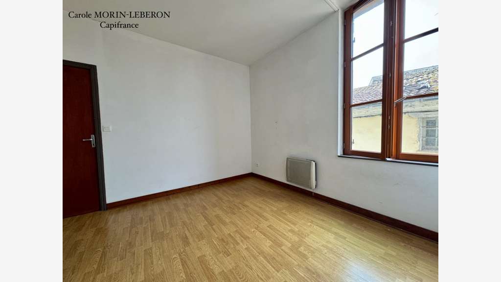 Immeuble en pierres, deux appartements de type 3,