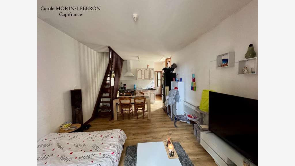 Immeuble en pierres, deux appartements de type 3,