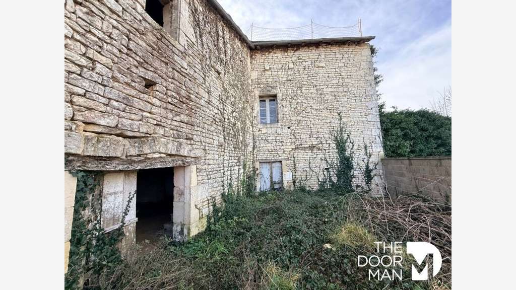 AV grange avec jardin pour artisan à La Rochénard