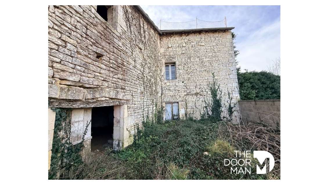 AV grange avec jardin pour artisan à La Rochénard
