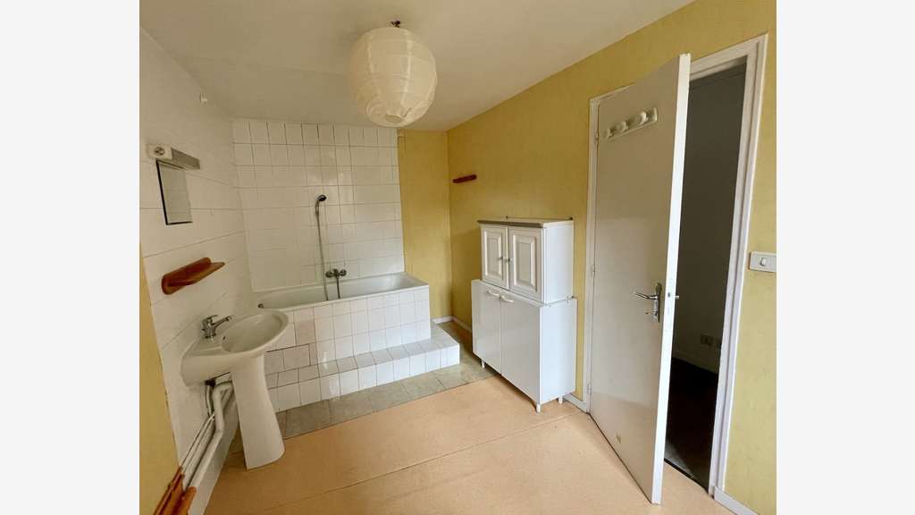 AV immeuble 125m² en centre-ville La Souterraine