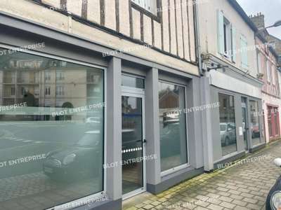 AV immeuble mixte 150m² à Lamballe empl strat