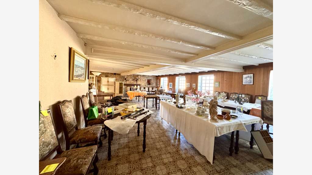 Ancien hôtel-restaurant à vendre à Landunvez