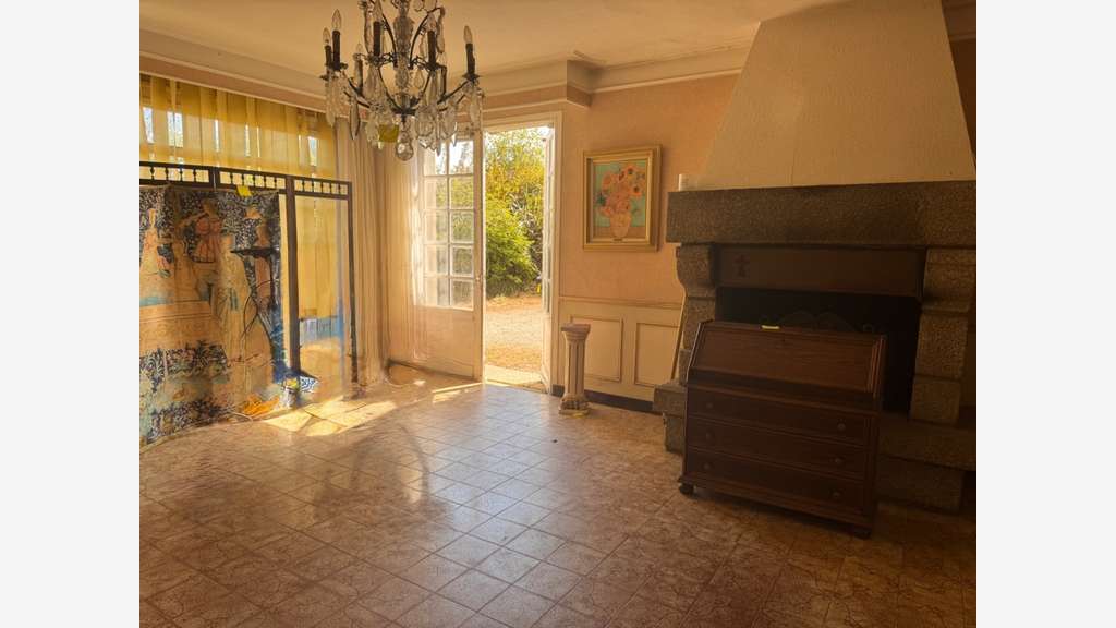 Ancien hôtel-restaurant à vendre à Landunvez