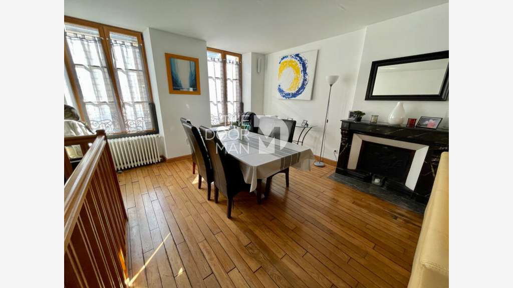 Vente immeuble mixte de 150m² au coeur de Langres