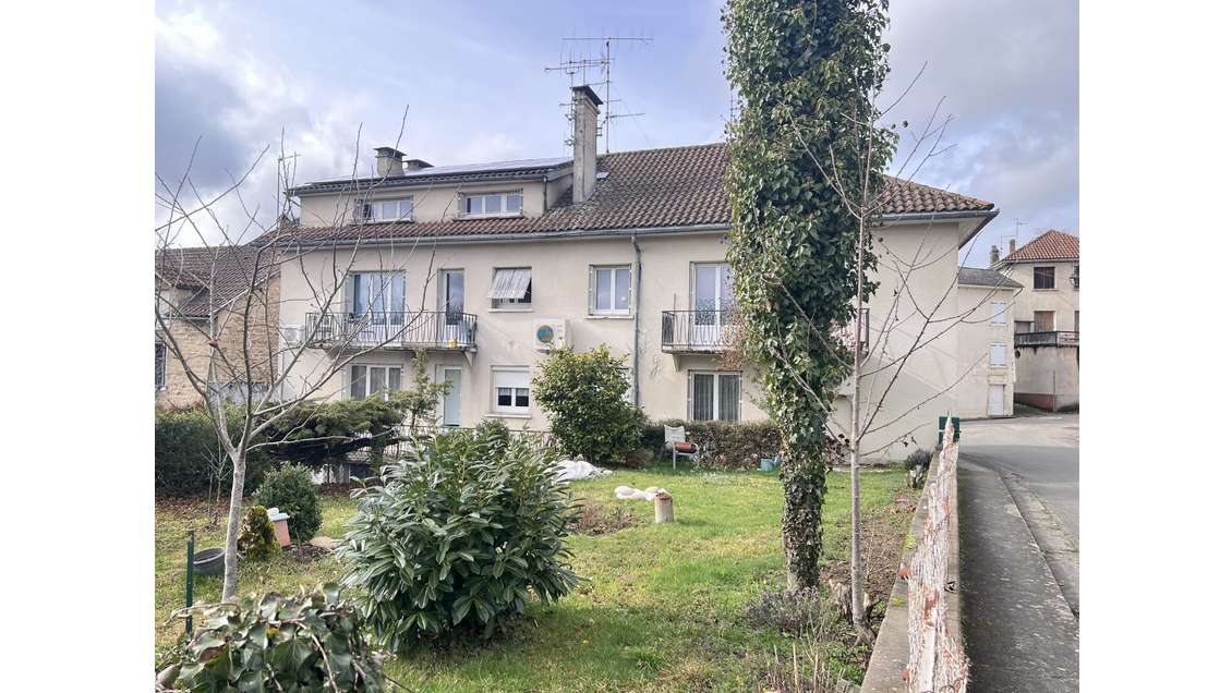 Vente immeuble de 348m² à Latronquière