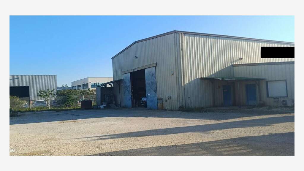 Vente ensemble immobilier 650m² Laudun-l'Ardoise
