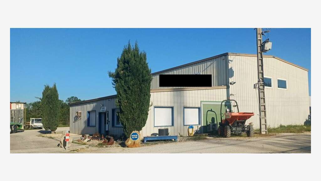 Vente ensemble immobilier 650m² Laudun-l'Ardoise