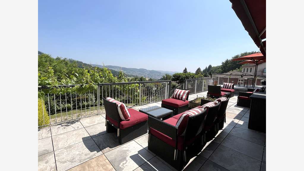 Vente murs hôtel rest vue panoramique Le Cergne