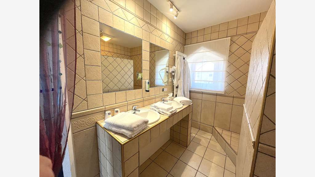 Vente murs hôtel rest vue panoramique Le Cergne