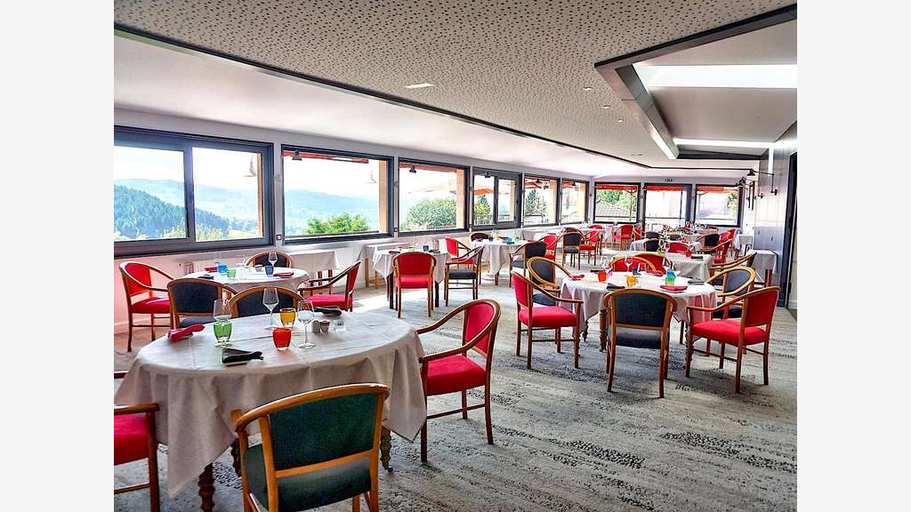 Vente murs hôtel rest vue panoramique Le Cergne