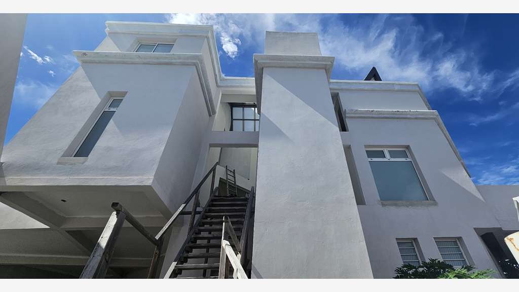 Immeuble à rénover LE PORT 252m²