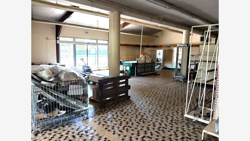 Locaux ciaux 845m² à vendre Les Hauts d'Anjou