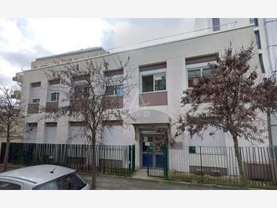Immeuble à deux pas du métro Mairie des Lilas 