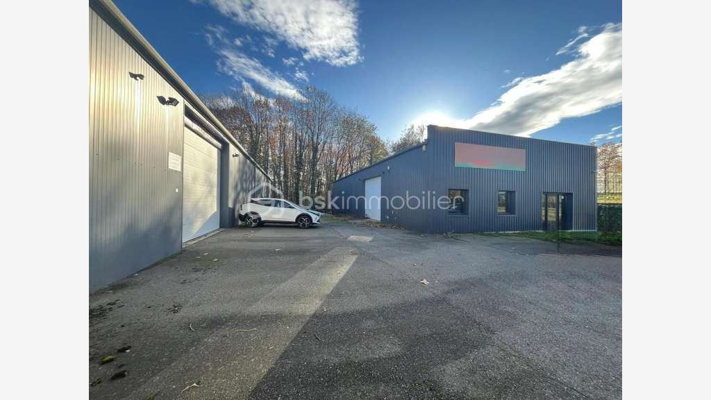 2 bâtiments d'activité stockage 247m² à Lescar