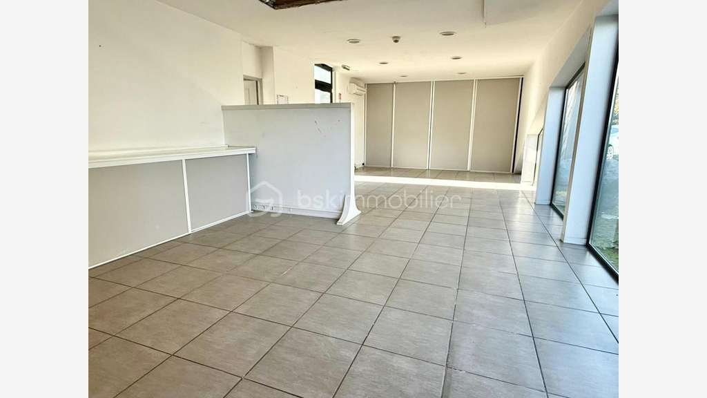 2 bâtiments d'activité stockage 247m² à Lescar
