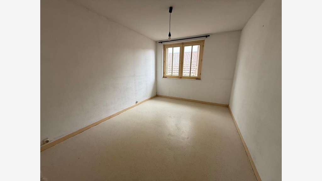 AV entrepôts aménagés 200m² en centre de Lourdes