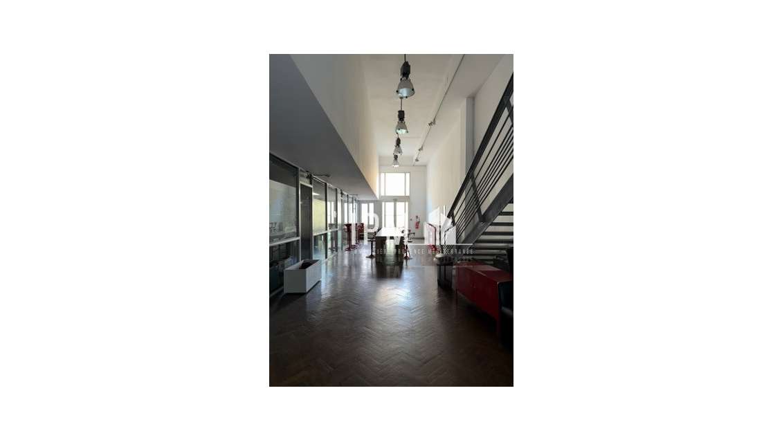 Local 1168 m2 à vendre TS CHARLES 13001
