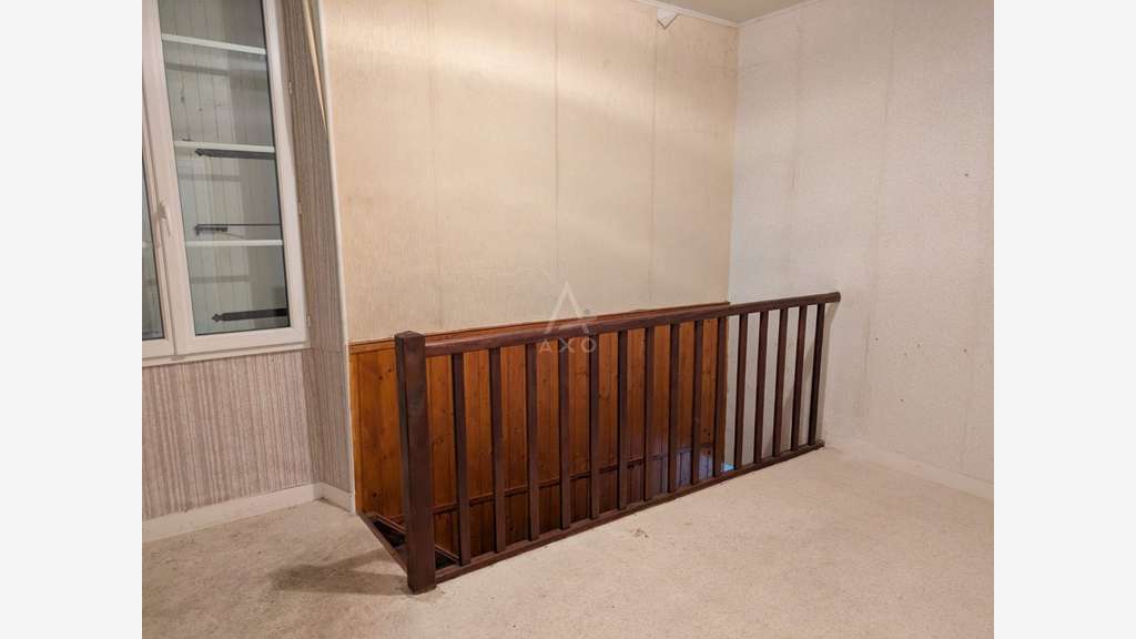 AV petit immeuble sur deux niveaux à Matha 