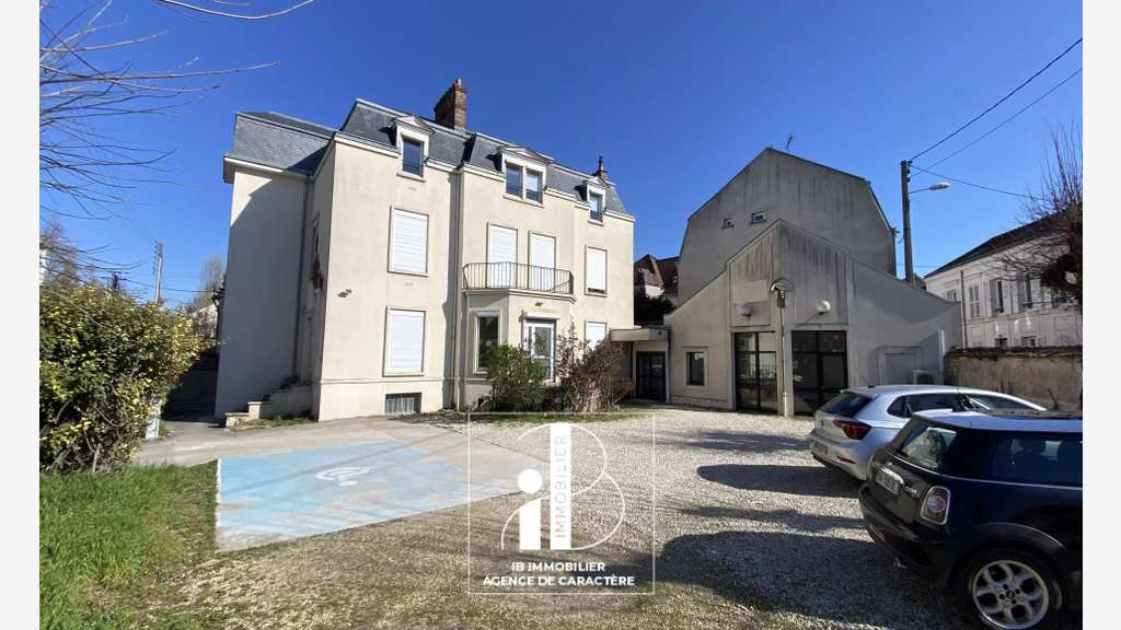 AV immeuble en toute propriete libre 402m² à Melun
