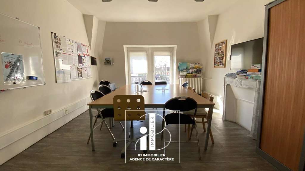 AV immeuble en toute propriete libre 402m² à Melun