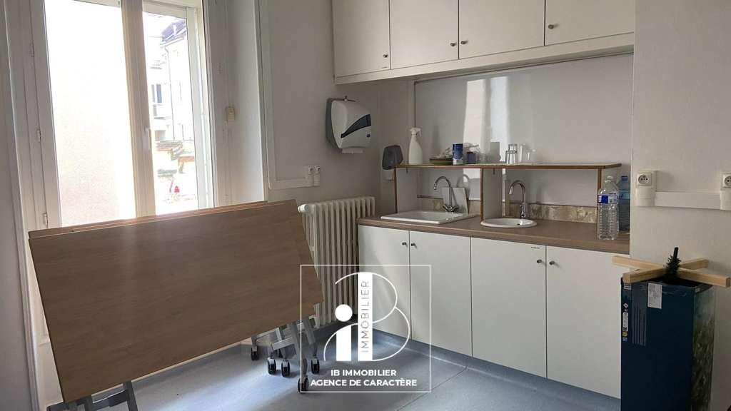 AV immeuble en toute propriete libre 402m² à Melun