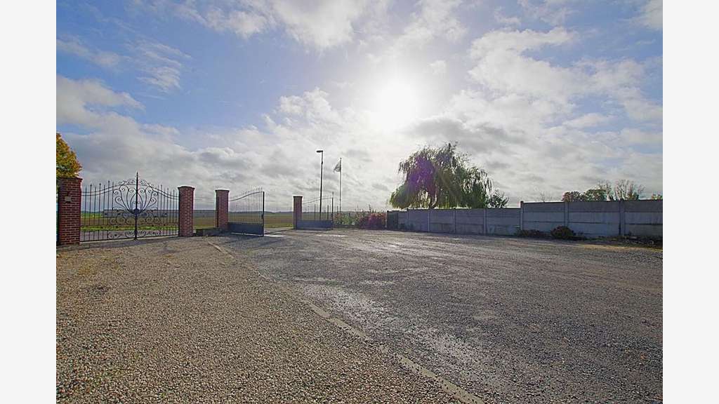 Ensemble immobilier à vendre Mesnil-Saint-Nicaise