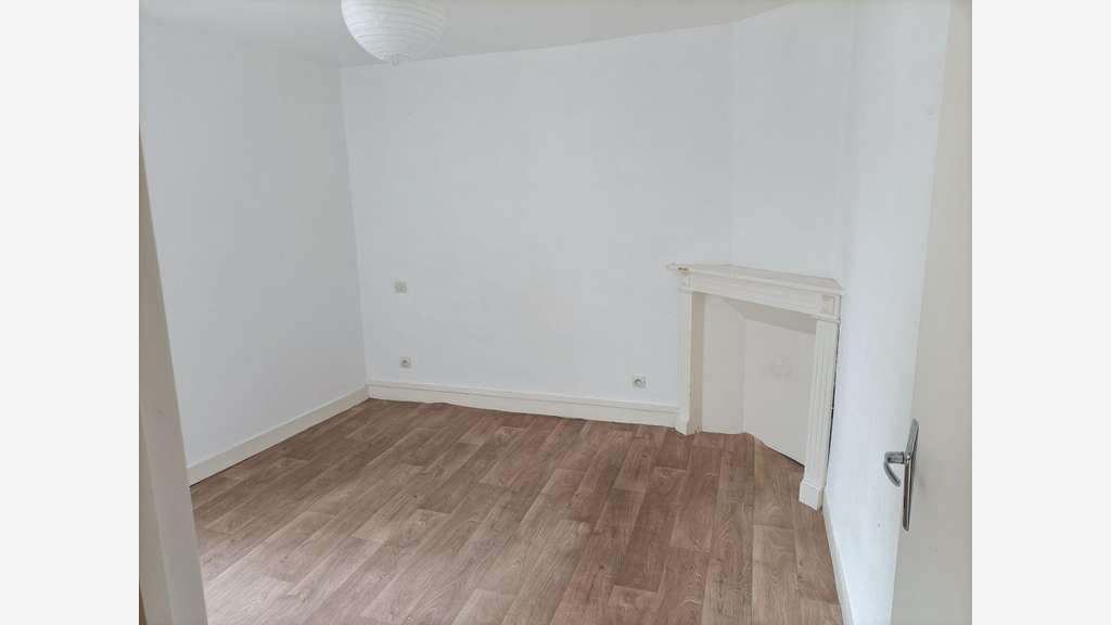 Vente immeuble 120m² en centre ville de Mirebeau