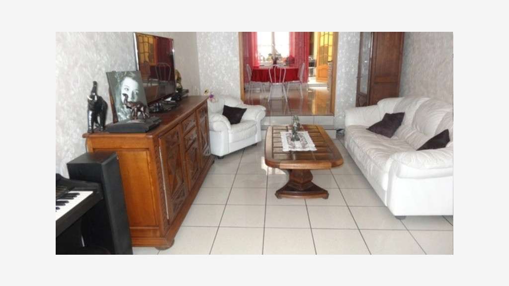 IMMEUBLE à vendre à MIRECOURT (88) Spécial IN