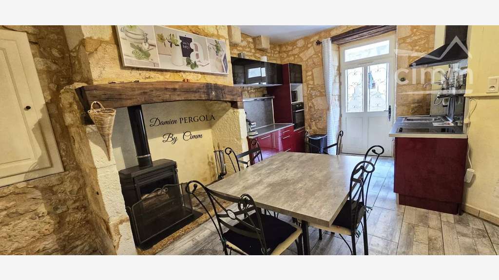 Ensemble immobilier de charme 135m² à Montignac