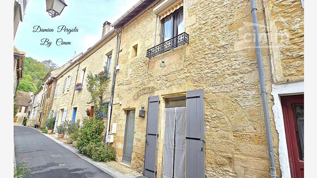 Ensemble immobilier de charme 135m² à Montignac