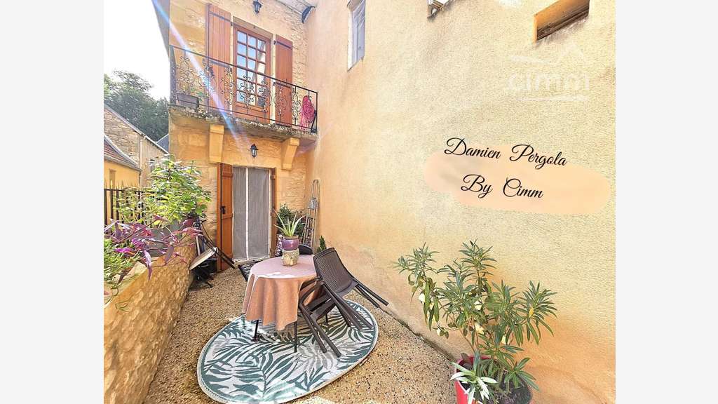 Ensemble immobilier de charme 135m² à Montignac