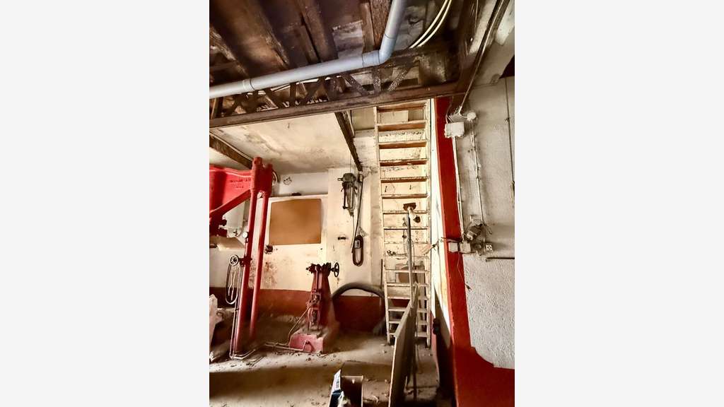 Immeuble à rénover à vendre à Montlaur