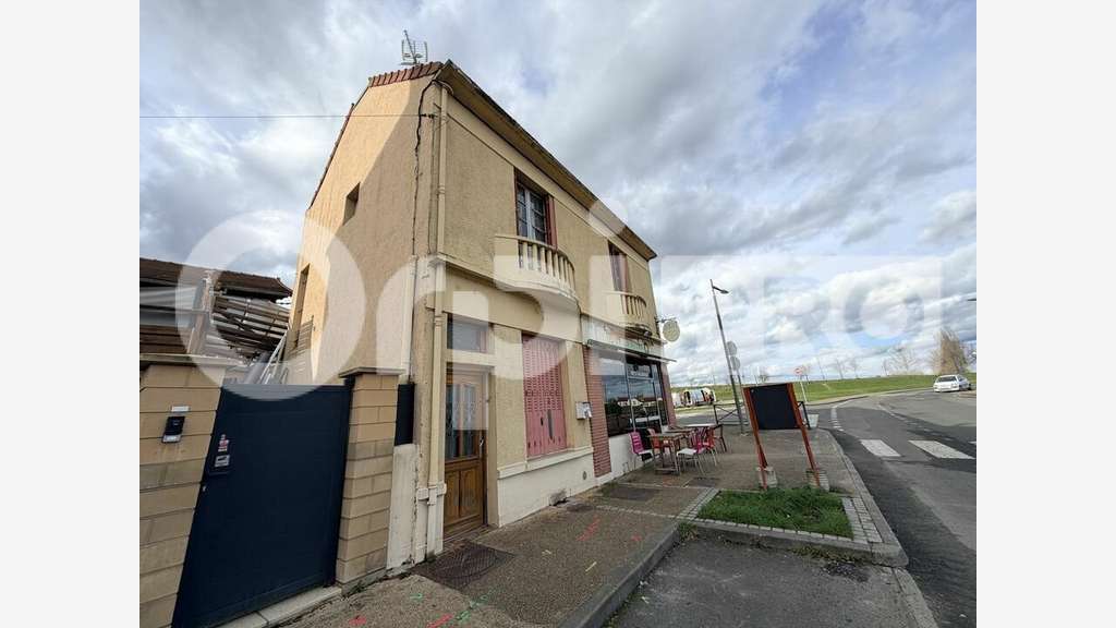 Immeuble commercial à vendre à Montluçon