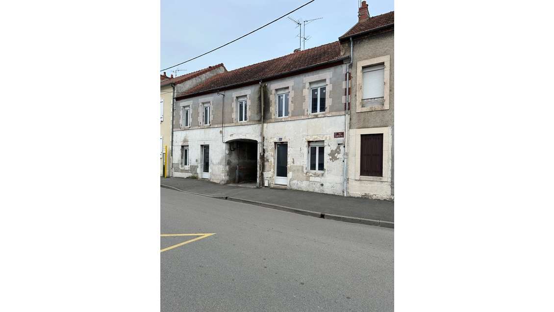 Immeuble à terminer à vendre à Montluçon